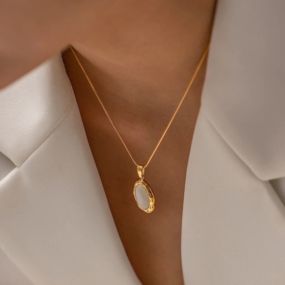 18k Gold Plated White Opal Stone Pendant Necklace - Picture 5 of 10